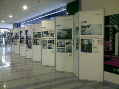 鋁合金折疊屏風(fēng) 佛山立欣鋁展展覽提供全方位產(chǎn)品與服務(wù)